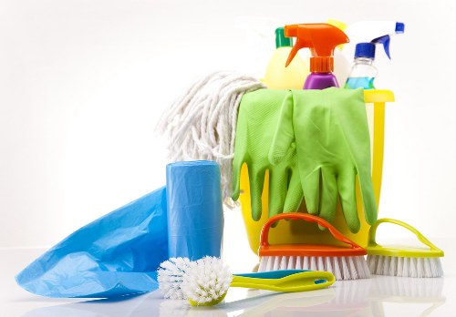 Professional curtain care for dusty fabric in a local flat
